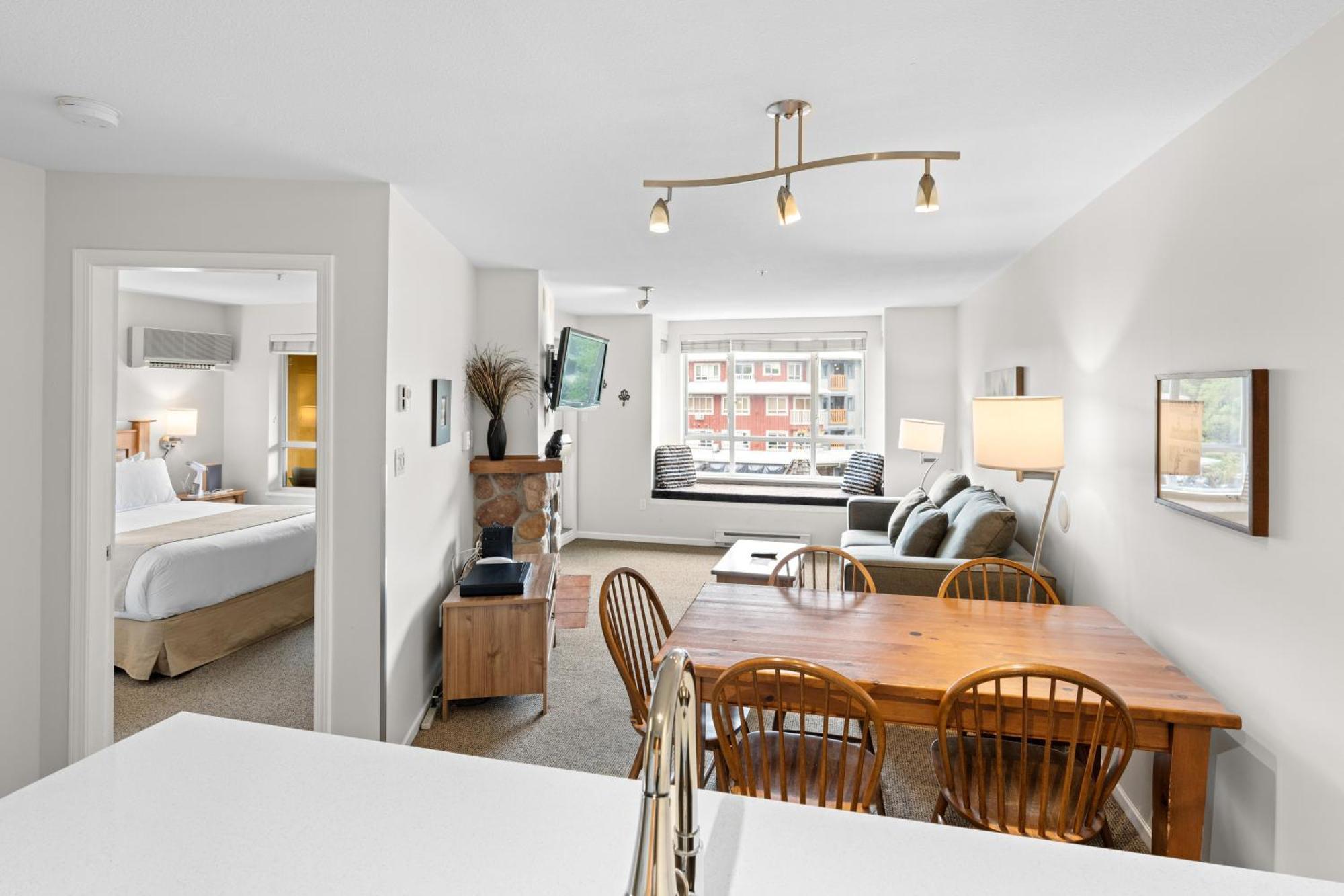 Bear Lodge One Bedroom By Mva Whistler Bagian luar foto